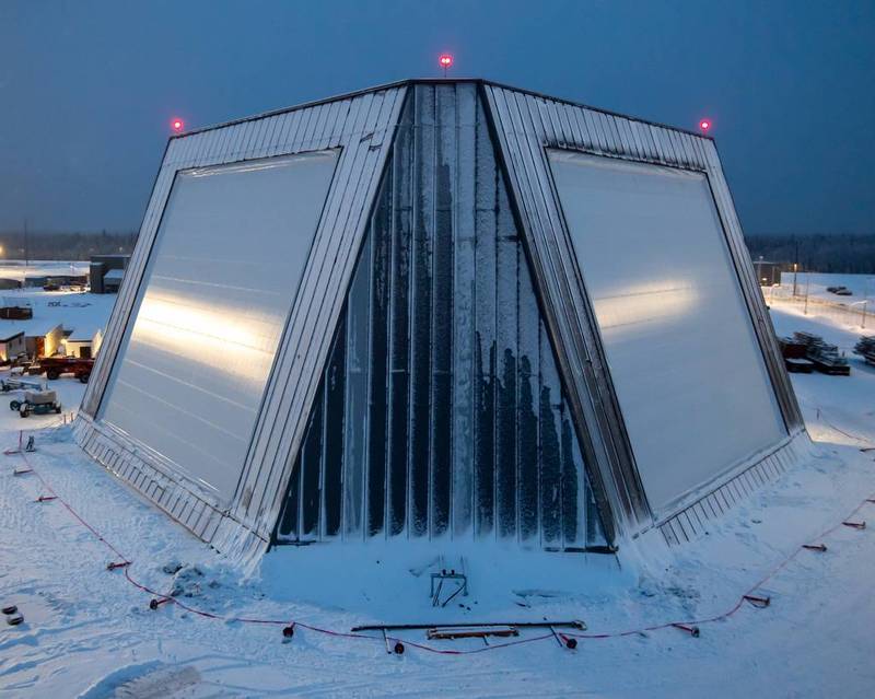 「长程鑑别雷达」（LRDR）在阿拉斯加州克里尔空军基地完成初始部署。（图片取自「Missile Defense Advocacy Alliance」推特）(photo:LTN)