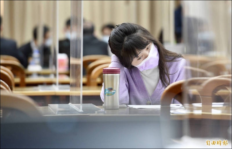 林稱「高嘉瑜收了我四百萬、勞力士」,高嘉瑜已委請他對林提出誹
謗罪告訴。(資料照) 林稱「高嘉瑜收了我四百萬、勞力士」,高嘉瑜已委請他對林提出誹
謗罪告訴。(資料照)