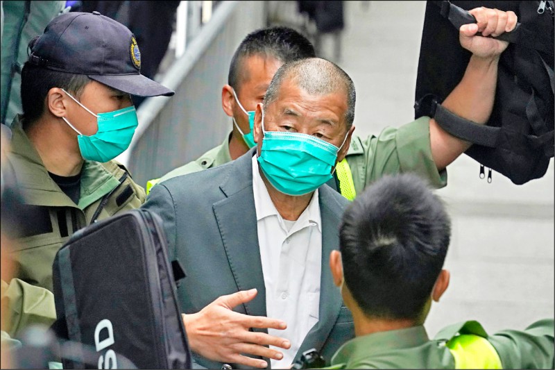 香港壹傳媒創辦人黎智英九日因參與去年六四集會，被判煽惑及參與未經批准集結等罪罪名成立。（美聯社檔案照）