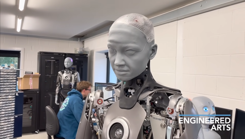 英国机器人公司「工造艺术」（Engineered Arts）近日发表一段影片，片中以表情传达为主要功能的机器人Ameca从沉睡中「醒来」的模样实在太过拟真，令网友在社群疯传。（图撷取自YouTube Engineered Arts）(photo:LTN)