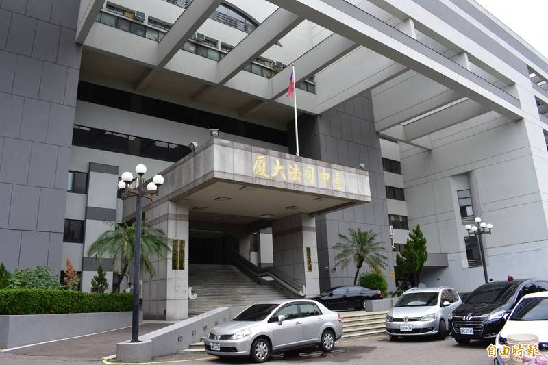 台中地檢署今天依違反毒品危害防制條例罪嫌起訴劉男，並持續追緝在逃的集團首腦及同夥。（資料照）