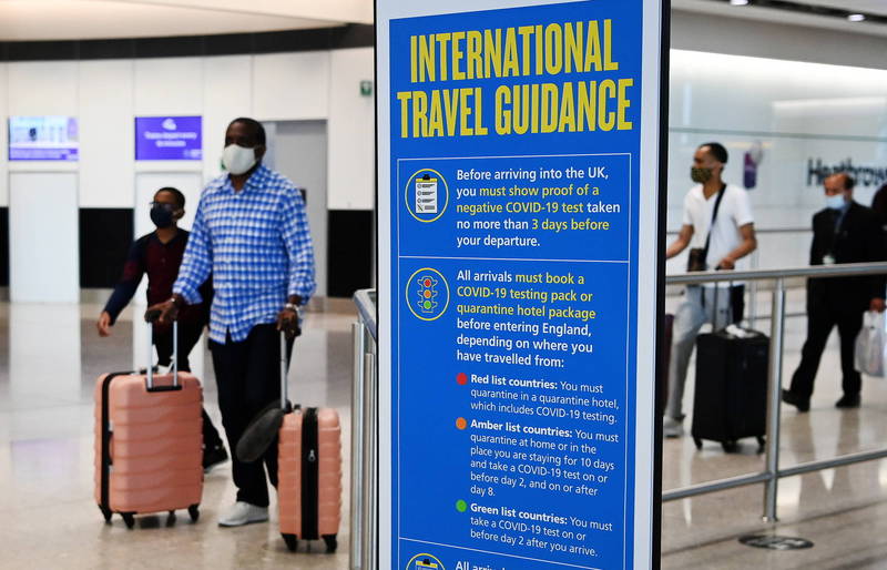 考量Omicron变异株已在英国境内发生社区传播，并在全球广泛扩散，英国当局决议将非洲地区11个高风险国家从旅游红色名单上移除。图为伦敦希斯洛机场。（欧新社资料照）(photo:LTN)