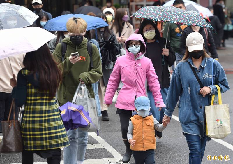 明（20）日開始受到南方雲系北移及中颱雷伊影響，各地將轉為偶陣雨的天氣，預估此狀況將持續至週三（22日）。（資料照）