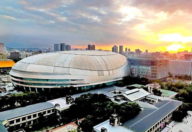 台北市大巨蛋今日驚傳一起工安意外。（資料照）