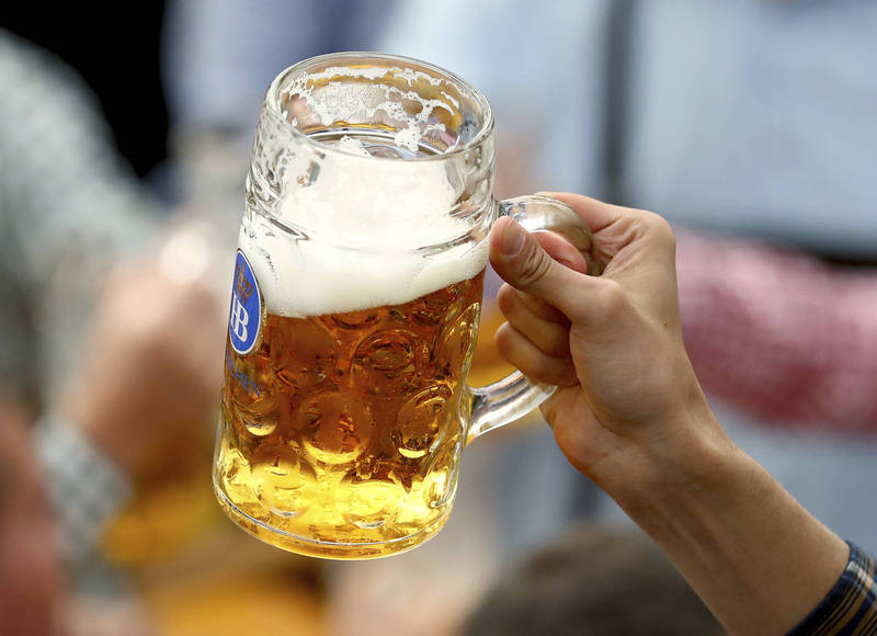 2020年全球啤酒消費量約1億7750萬公秉，與2019年相比減少了6.7%，為該數據3年來首次下降。示意圖。（美聯社資料照）