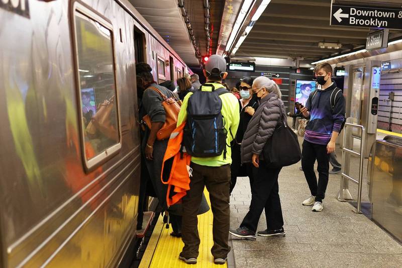 美国纽约武肺确诊人数暴增，地铁将在本週减少班次。纽约地铁示意图。（法新社）(photo:LTN)
