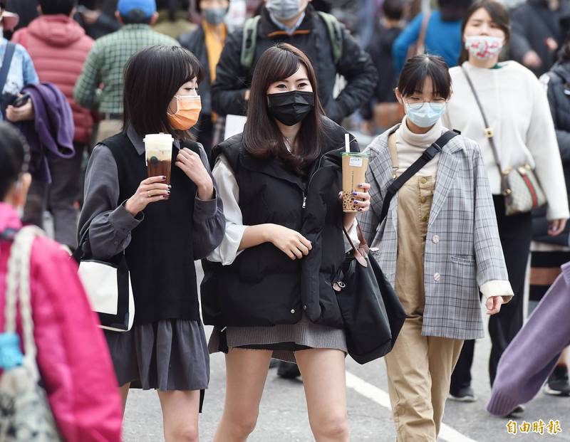 中央氣象局指出，今天（30日）受到東北季風影響，各地偏涼冷。（資料照）