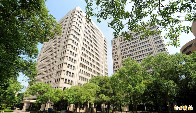 內政部所在地,中央聯合辦公大樓外觀,左為南棟、右為北棟。(記者劉信德攝) 內政部所在地,中央聯合辦公大樓外觀,左為南棟、右為北棟。(記者劉信德攝)