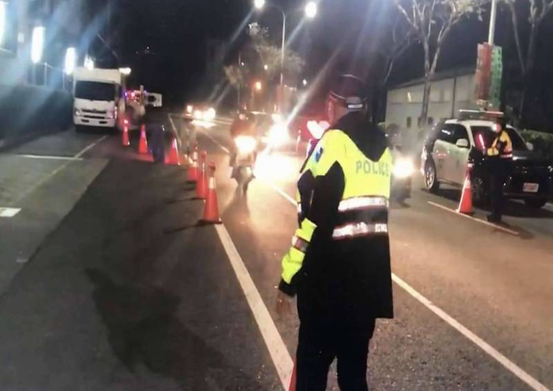 彰化縣警局元旦3天連假酒駕大執法，共查獲高達62件酒後駕車，其中有51件酒測超標依公共危險罪法辦。 （警方提供）