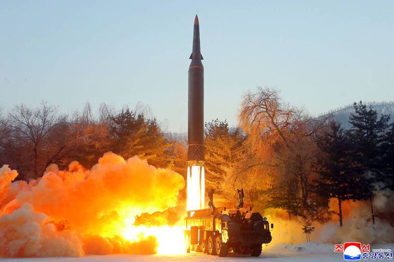 北韓當局6日表示，5日成功試射高超音速飛彈。（法新社）