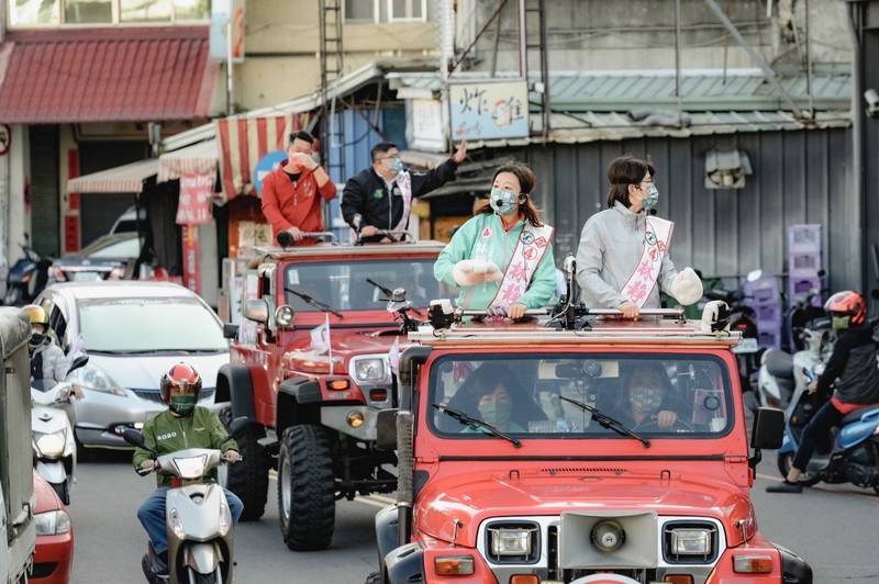 林靜儀在霧峰進行車隊掃街拜票。(林靜儀競選總部提供) 林靜儀在霧峰進行車隊掃街拜票。(林靜儀競選總部提供)