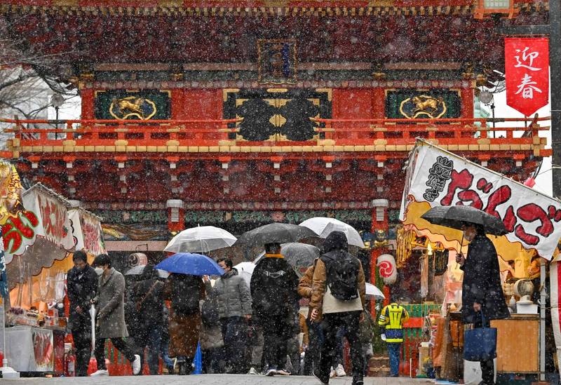 日本今日增加8480例武肺確診。圖為東京都神田神社。（法新社）