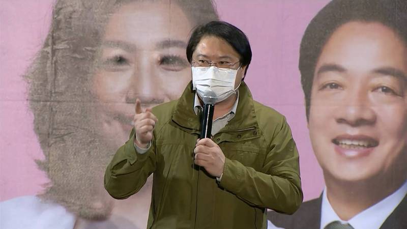 針對罷昶案未通過和林靜儀在中二選區勝出，基隆市長林右昌說，這是人民的覺醒，也是台灣民主的勝利。（記者張瑞楨翻攝）