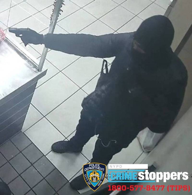 美国纽约一间汉堡王遭抢匪闯入，歹徒持枪喝令19岁女店员取钱后将其枪杀。（图撷自NYPD Crime Stoppers推特）(photo:LTN)