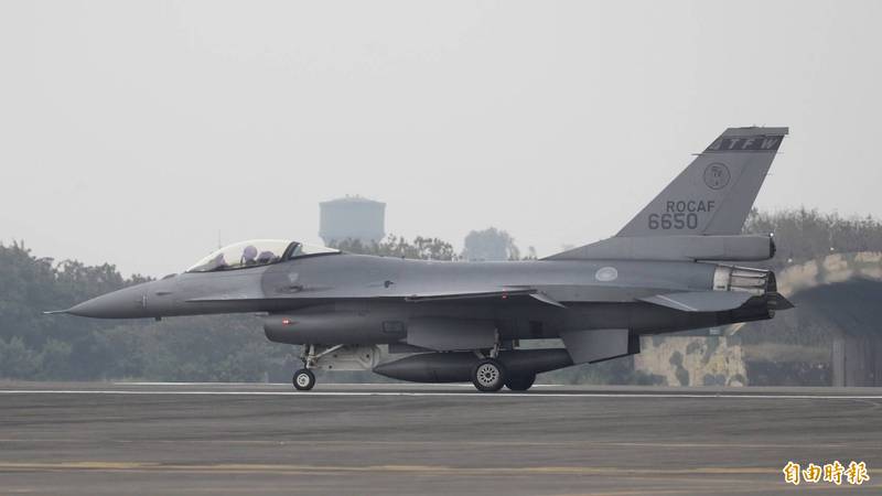 今天下午在嘉義外海失聯的F-16。（資料照，記者羅沛德攝）