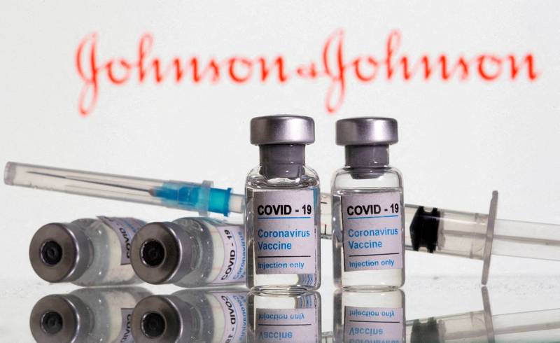 研究顯示，嬌生疫苗加強針能有效降低感染變種病毒Omicron的住院率。（路透）