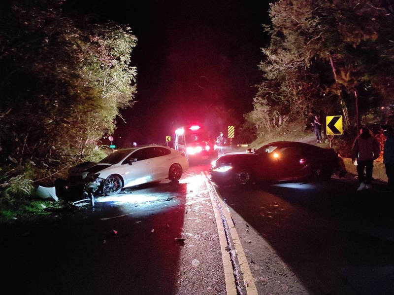 陳男與2名友人相約夜跑北宜公路，釀成4車連環撞。（記者闕敬倫翻攝）