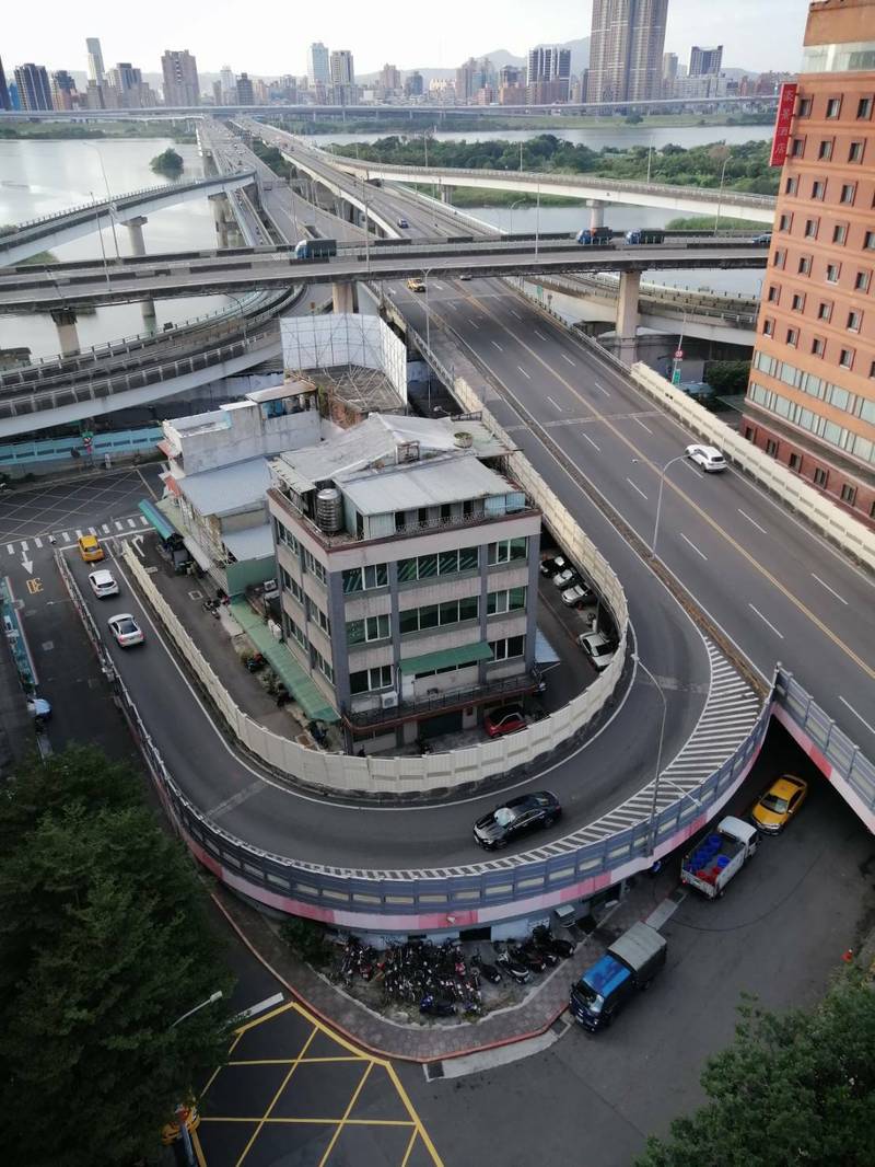 柯文哲「拆橋」魄力掉漆 萬華基層籲速拆中興橋引道