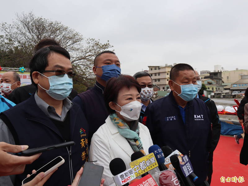 台中市長盧秀燕表示，同島一命，疫苗護照應全國一致，否則民眾會很困擾。 （記者歐素美攝）