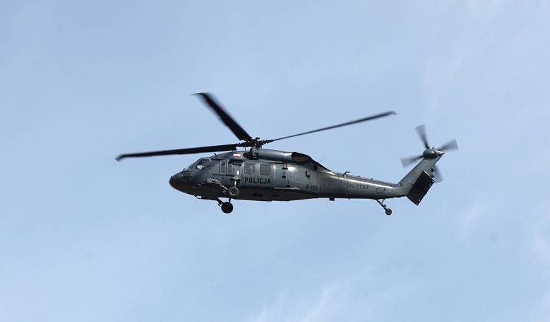 菲律賓將採購32架S-70i直升機。圖為波蘭警方使用的S-70i直升機。（歐新社）