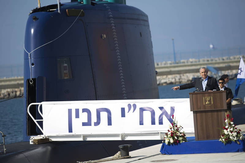 以色列海军的「鳄鱼号」潜舰（INS Tanin）正式服役当日，前总理纳坦雅胡到场发表演说。（美联社资料照）(photo:LTN)