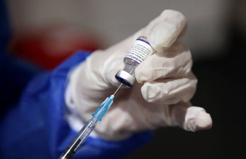 日本厚生勞動省正式批准5至11歲兒童接種輝瑞BNT疫苗，預計3月開始施打。輝瑞疫苗示意圖。（法新社資料照）