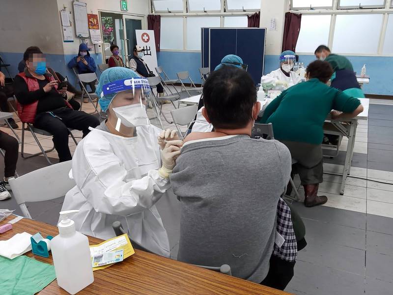 台北醫院設立北農臨時疫苗站，開放民眾至27日隨到隨打BNT。（衛生福利部台北醫院提供）