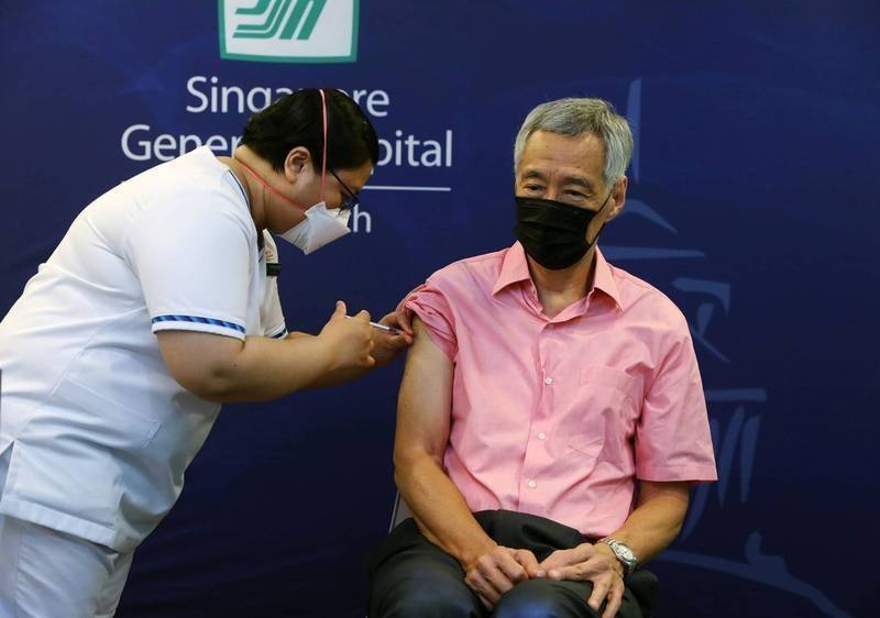 69岁的新加坡总理李显龙去年9月17日接种加强剂疫苗。（路透）(photo:LTN)