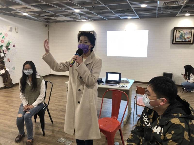 台北市副市長黃珊珊證實，4名國小學童及幼兒園學童、1名高中教職員確診。（北市觀光傳播局提供）