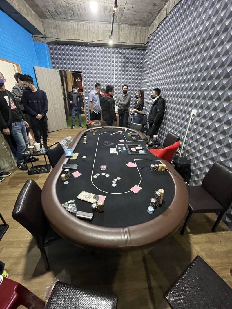 透天厝暗藏德州撲克賭場嘉市警攻堅宛如進入密室逃脫- 社會- 自由時報電子報