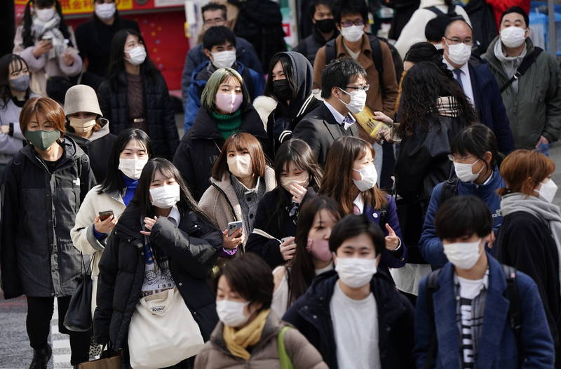 日本政府宣布，將武漢肺炎密切接觸者、入境日本的隔離期，從10天縮短至7天。（歐新社資料照）