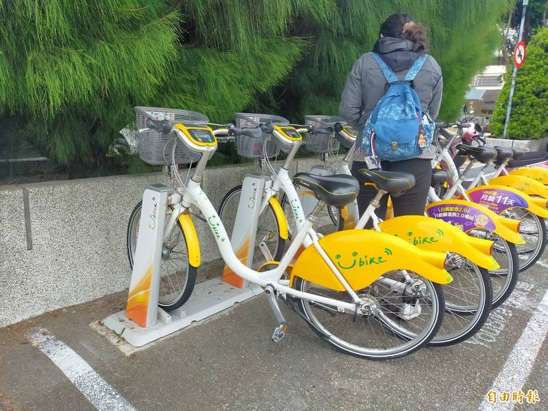 民間團體呼籲台中市YouBike要與苗栗跨區整合。（記者張軒哲攝）