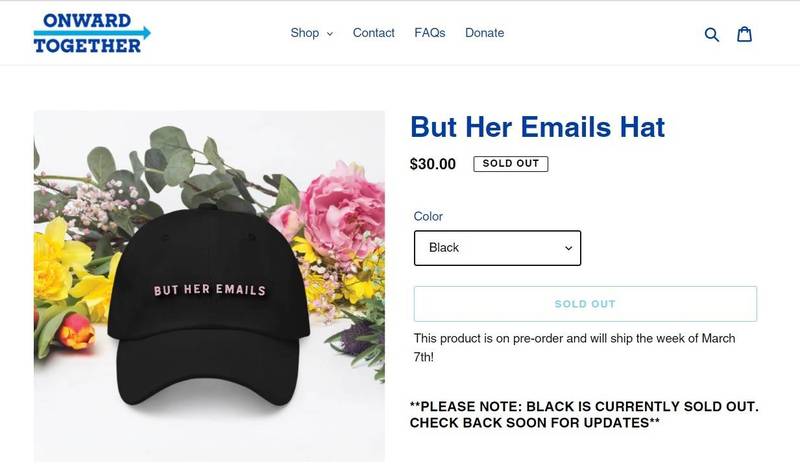 黑色的「但她的电子邮件」棒球帽已销售一空。（图截取自Onward Together官网）(photo:LTN)