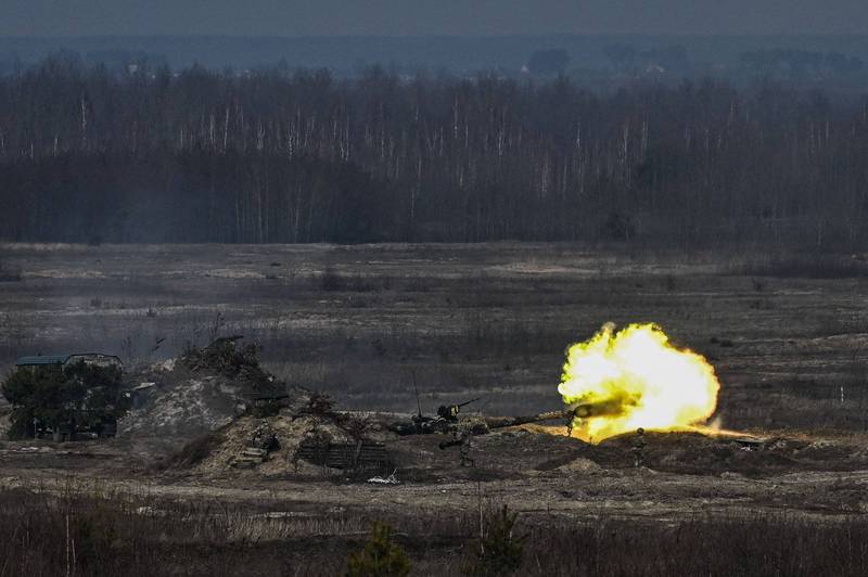 乌东亲俄分离区域「卢甘斯克人民共和国」称遭到乌克兰政府军砲轰，已经开火反击。图为乌克兰军队军演图，与本新闻无关。（法新社）(photo:LTN)
