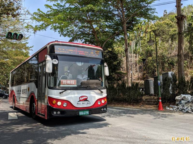 集集直達台中高鐵的既有客運路程耗時，惟南投縣政府向公路總局申請新闢路線卻「卡關」。（記者劉濱銓攝）