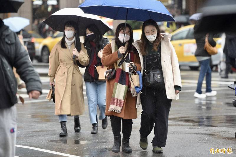 入冬以來最冷的一波冷空氣，不僅強度夠，持續時間也較長，強冷空氣配合上水氣，民眾濕冷的感受特別明顯。（資料照）