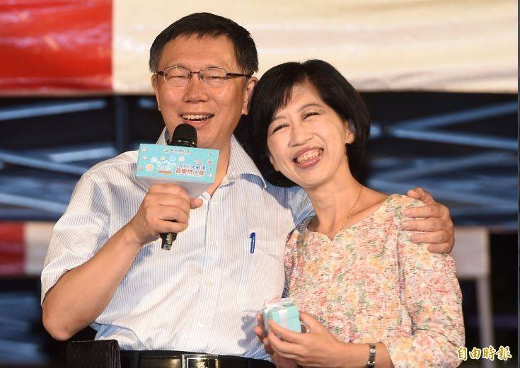 台北市長柯文哲妻子陳佩琪（右），22日在臉書PO文自曝與柯媽媽的「婆媳問題」。（資料照）