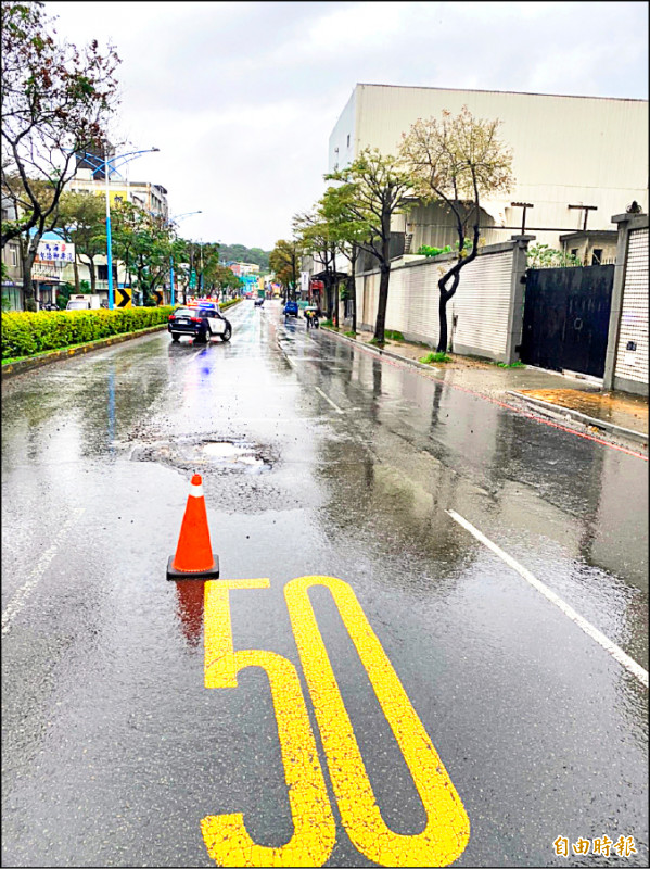 連日雨道路坑洞多桃園工務單位機動巡修 生活 自由時報電子報