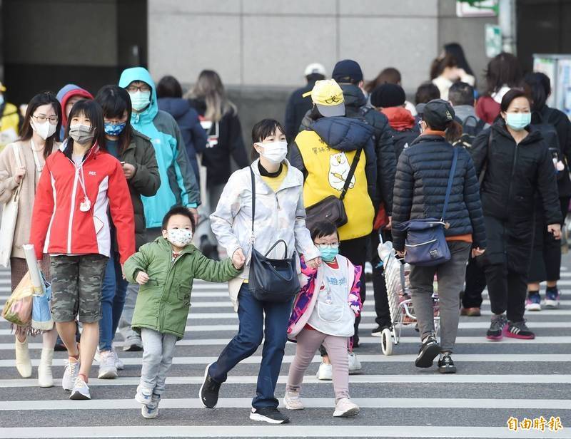 天氣風險公司指出，週六（2月26日）和下週日（2月27日）仍有一波較弱東北季風，北東雲多有短暫雨，不過下週一（2月28日）將會明顯回溫、放晴，西南部須留意日夜溫差大。示意圖，與本新聞內容無關。（資料照）