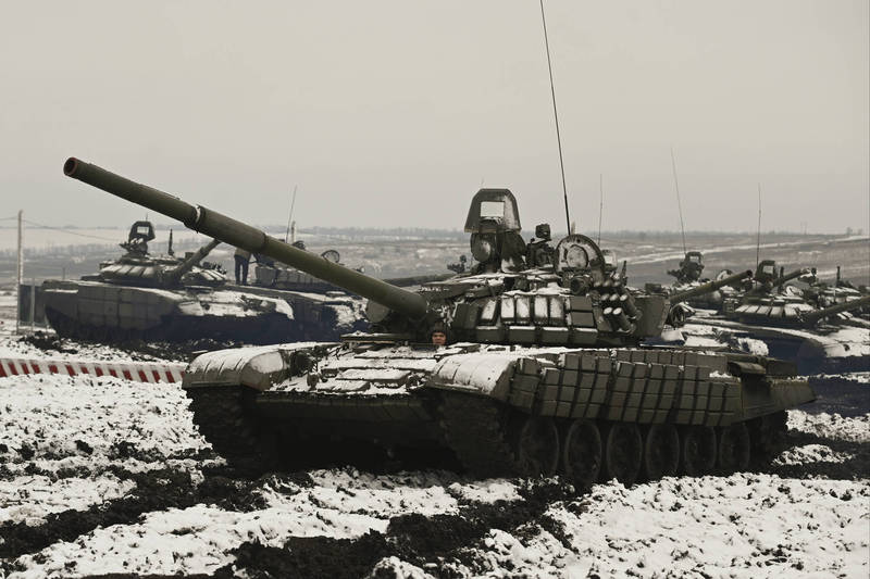 美国国防部24日表示，俄军计画对乌克兰政府官员进行斩首行动。图为俄军战车T-72B3。（美联社资料照）(photo:LTN)
