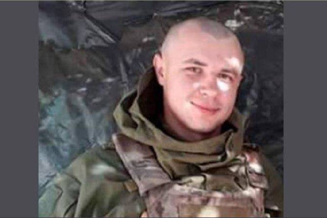 烏克蘭特種營工程師斯卡昆犧牲生命炸橋，阻擋俄軍推進。（圖取自推特）