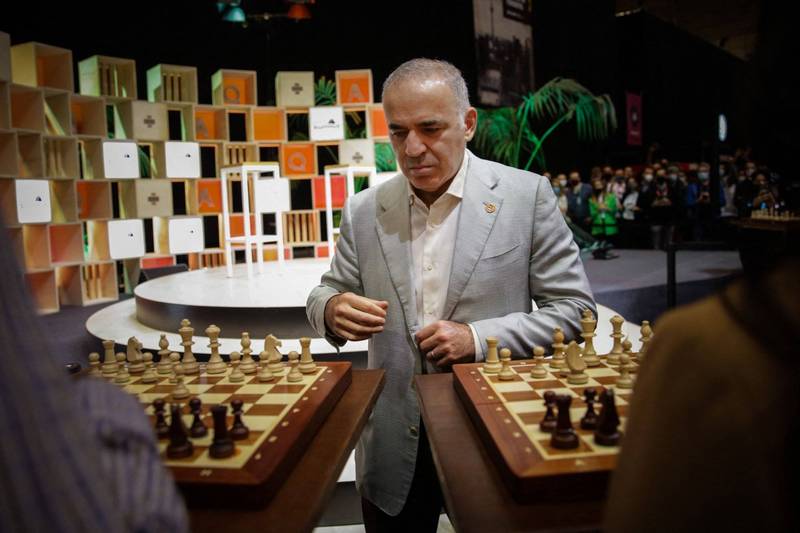 俄罗斯西洋棋大师卡斯帕洛夫批评普廷为「疯狂」独裁者；他认为，普廷多年前就开始部署对乌克兰开战，不会因为国际制裁而罢手；北约唯有靠军事行动才能阻止普廷对外扩张。（法新社）(photo:LTN)