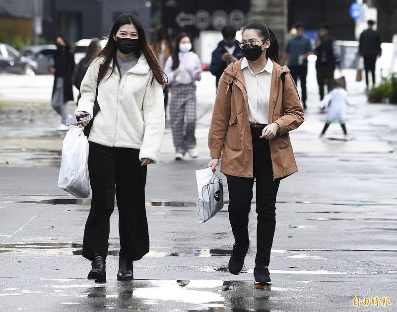 下週日至下週二（6日至8日）受到東北季風影響，北台灣天氣轉涼，北部及東半部地區有雨，情況將持續至下週三（9日），北部及東北部才會回暖，僅東半部地區有零星短暫雨。（資料照）