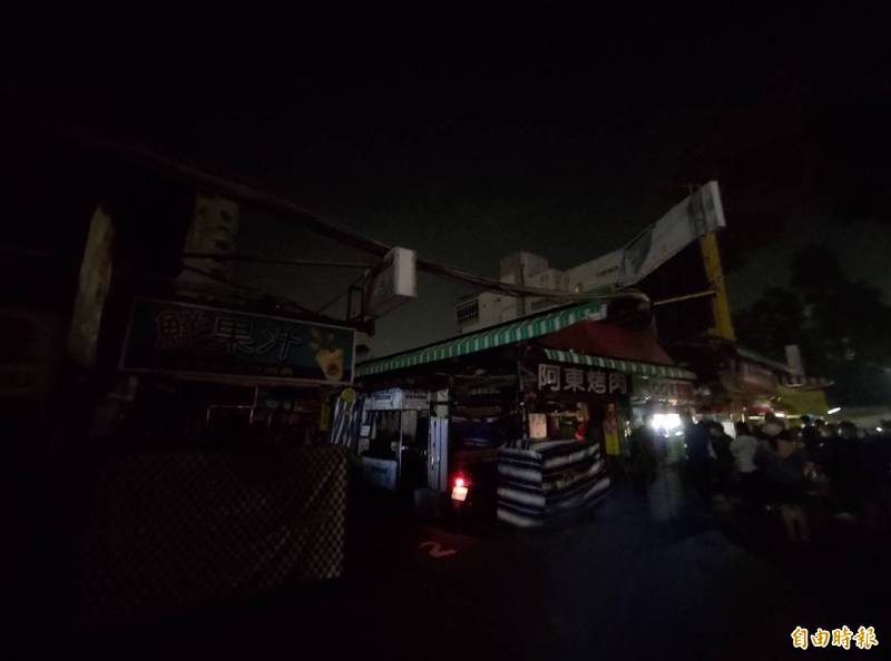瑞豐夜市今晚部分攤商沒開張。（記者王榮祥攝）