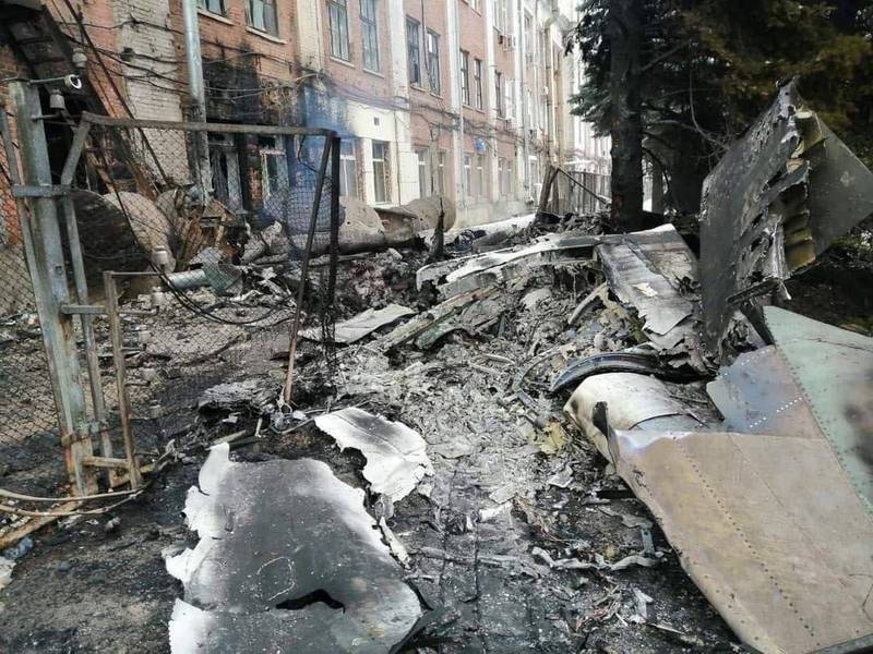 残骸散落在住宅区。（图撷取自Twitter）(photo:LTN)