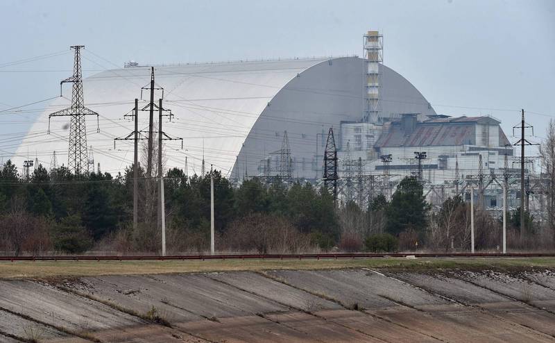 車諾比核電廠今日失去電力供應。圖為車諾必核電廠的四號反應爐，外頭被一座巨大的鋼筋混泥土「石棺」覆蓋住。（法新社資料照）