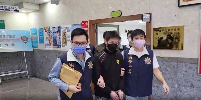 吳男被警方移送基隆地檢署偵辦。（記者吳昇儒翻攝）