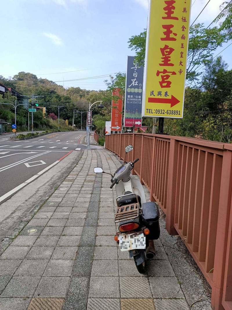 阿公從雲林一路騎到一百多公里遠外的台中大坑山區。(警方提供) 阿公從雲林一路騎到一百多公里遠外的台中大坑山區。(警方提供)