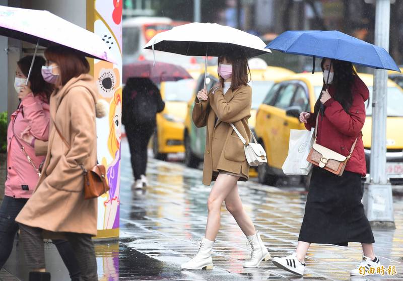 氣象專家賈新興今（10）日預報，下週四晚間起水氣移入，轉為全台有雨的天氣。（資料照）