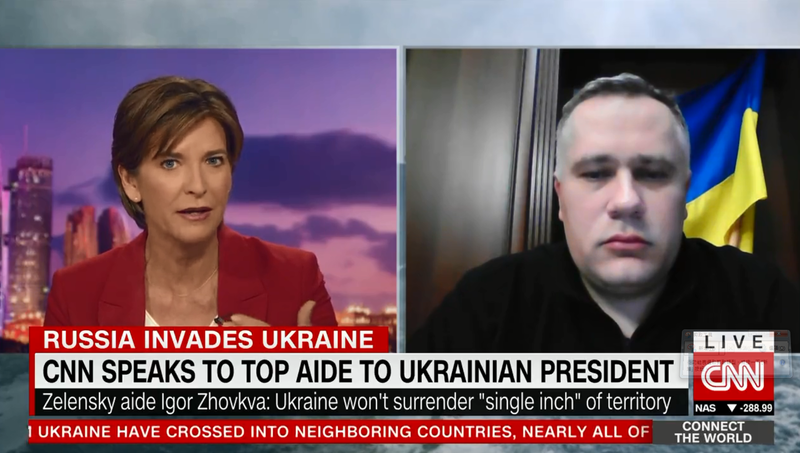 乌克兰总统办公室副幕僚长卓夫科瓦（右）稍早接受CNN主播安达臣（左）专访。（图撷取自@BeckyCNN官方推特）(photo:LTN)